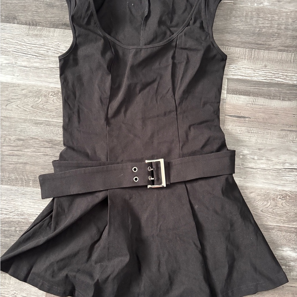 SHEIN Black Sleeveless Mini Dress with Belt